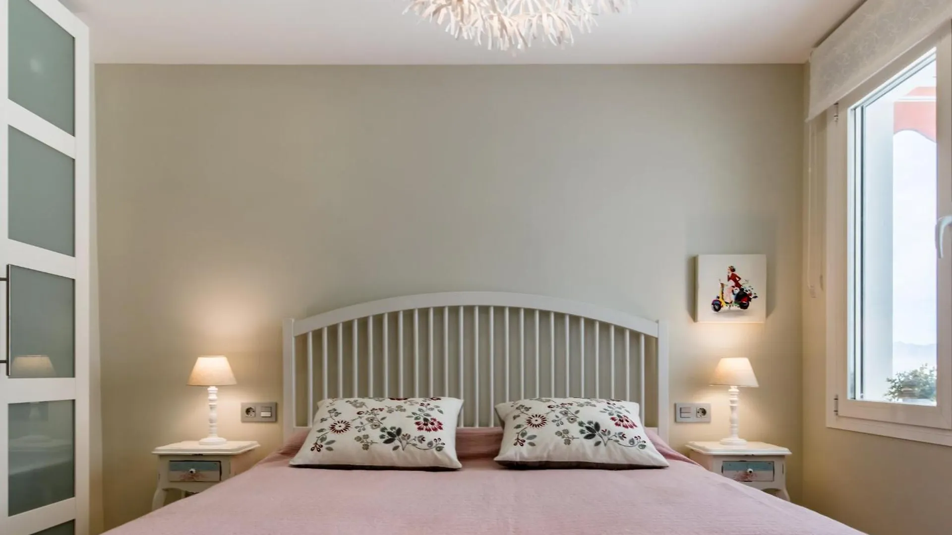 Apartment Sorolla 105, Luxury, Beach, Free Parking, All Services, Quite Neighborhood, So Malaga