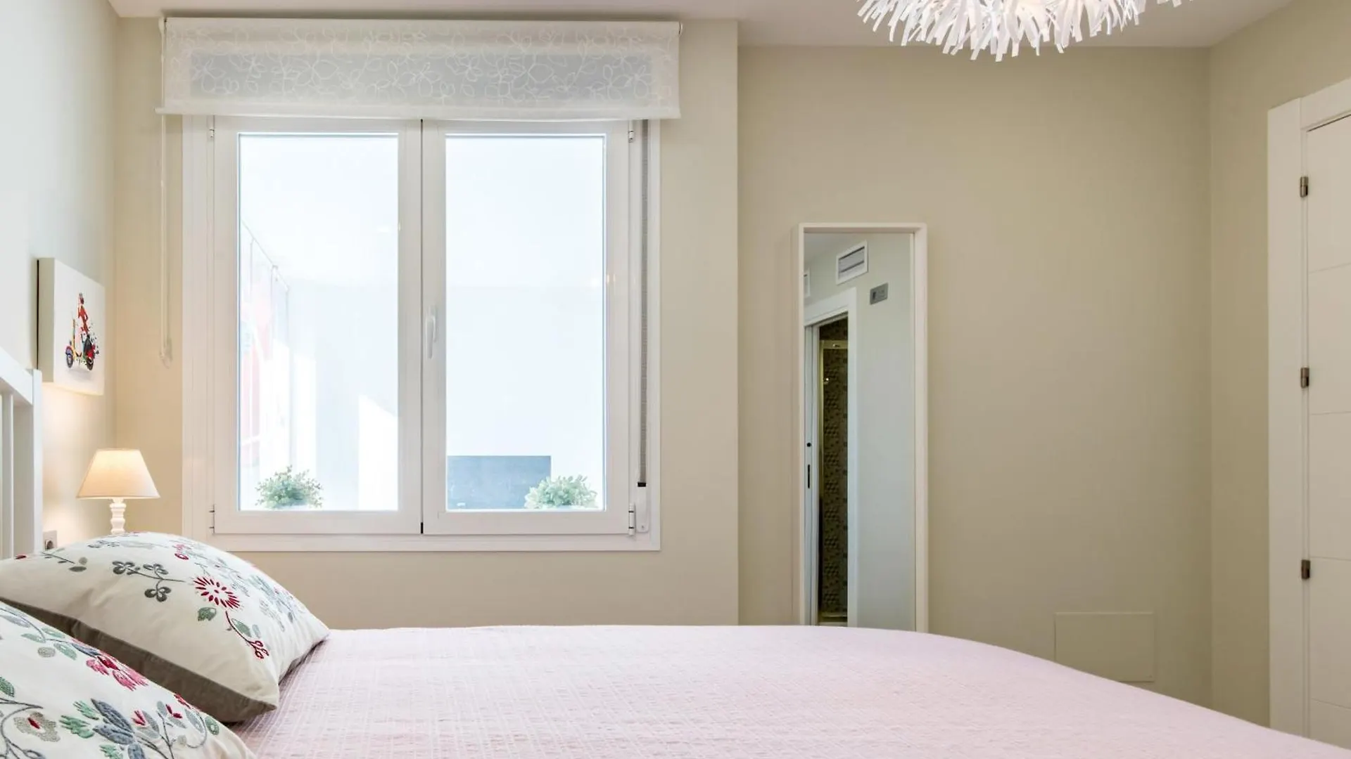 Sorolla 105, Luxury, Beach, Free Parking, All Services, Quite Neighborhood, So Malaga Apartment